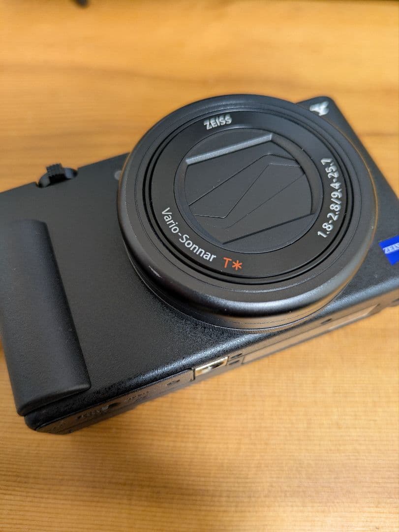 美品！★SONY (ソニー) VLOGCAM ZV-1　ブラック　おまけ付き