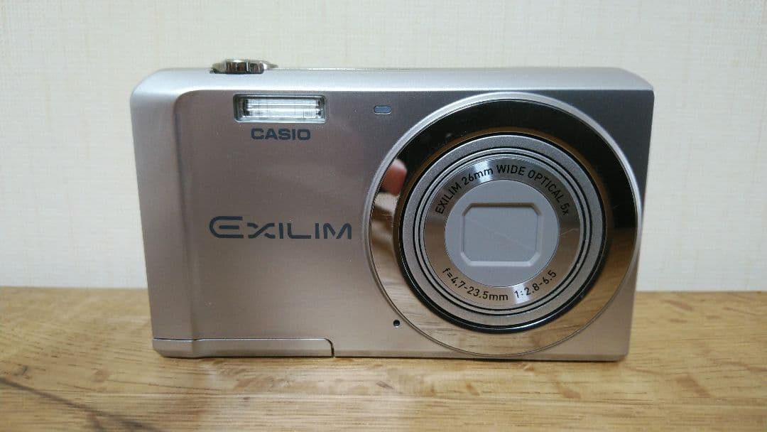 CASIO　EXILIM　EX-ZS5 デジカメ　コンデジ