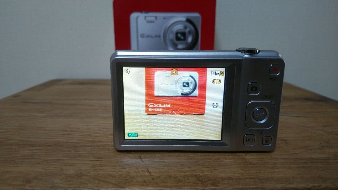 CASIO　EXILIM　EX-ZS5 デジカメ　コンデジ