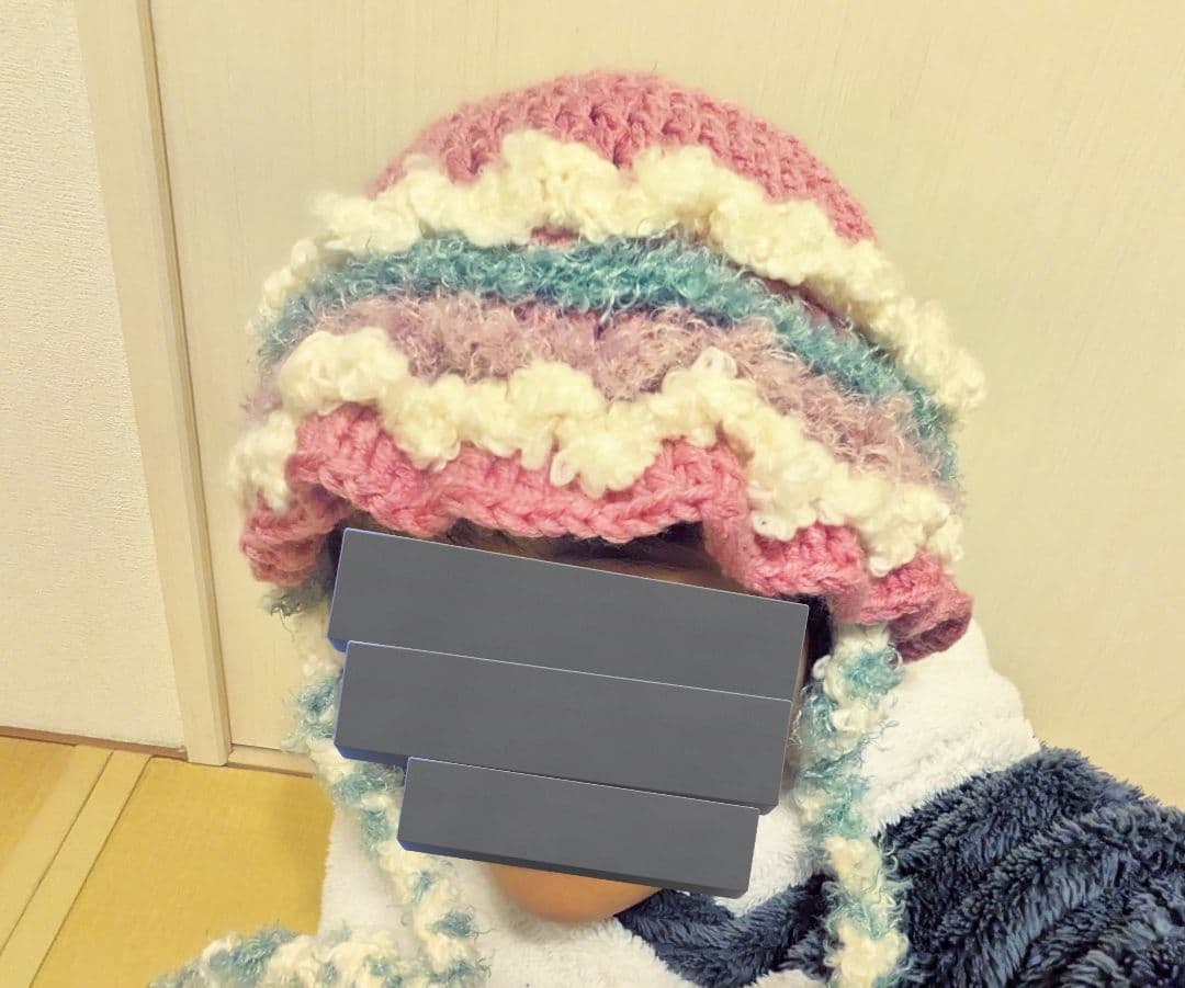 手編み帽子 ピンク フリル付き