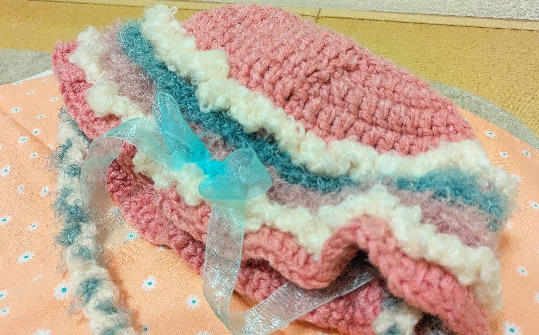 手編み帽子 ピンク フリル付き