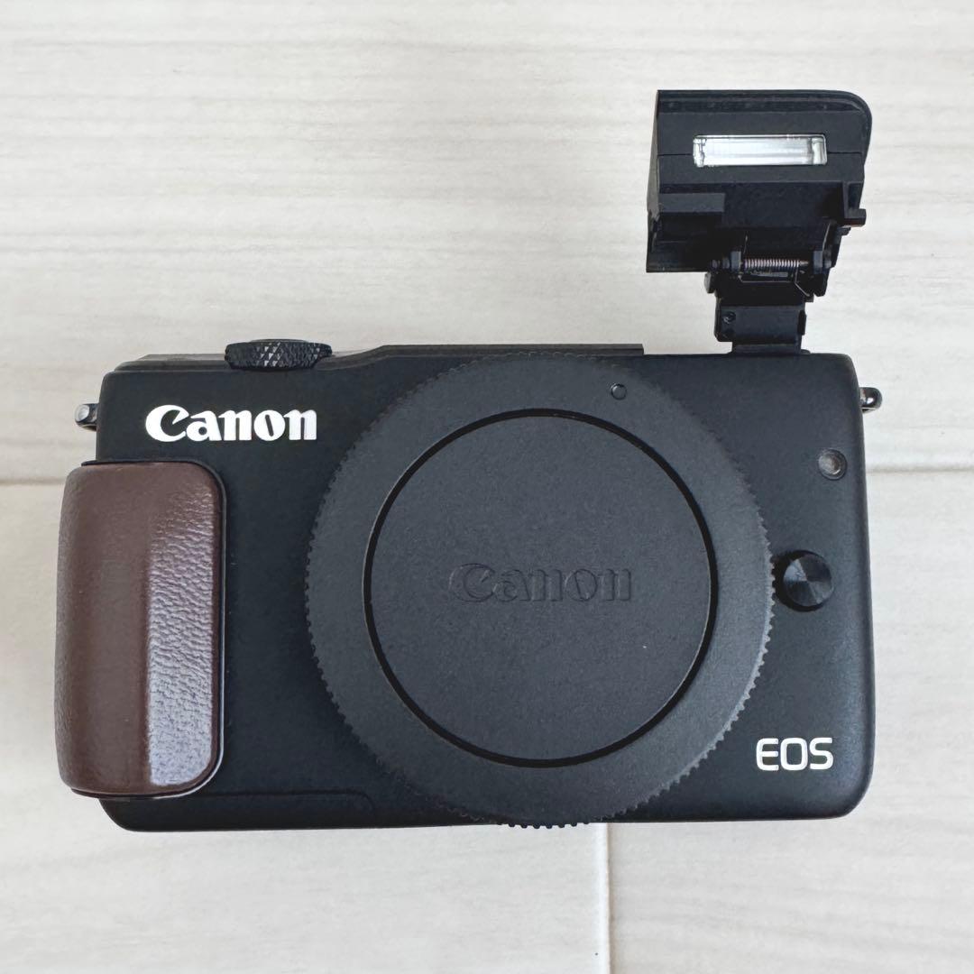 【美品】Canon EOS M10 ダブルレンズキット ブラック グリップ付き
