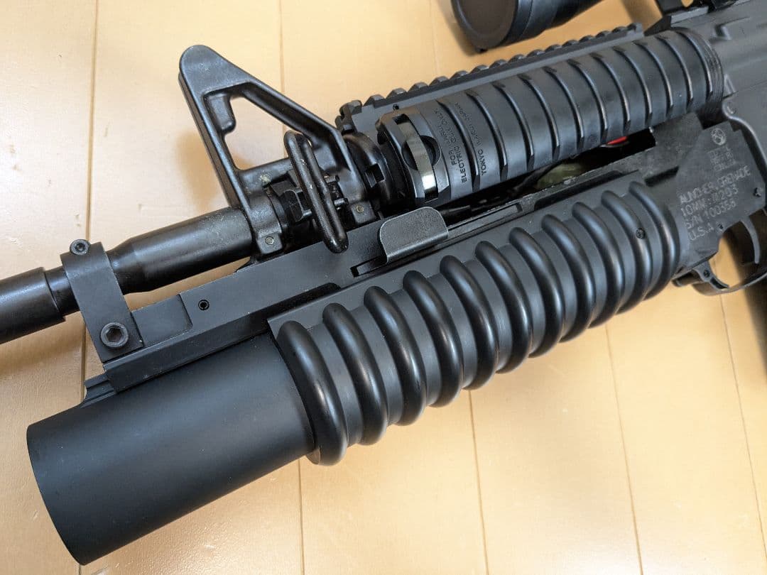 マルイ　M4 ris スタンダード　電動ガン　M203 グレネード　スコープ　付