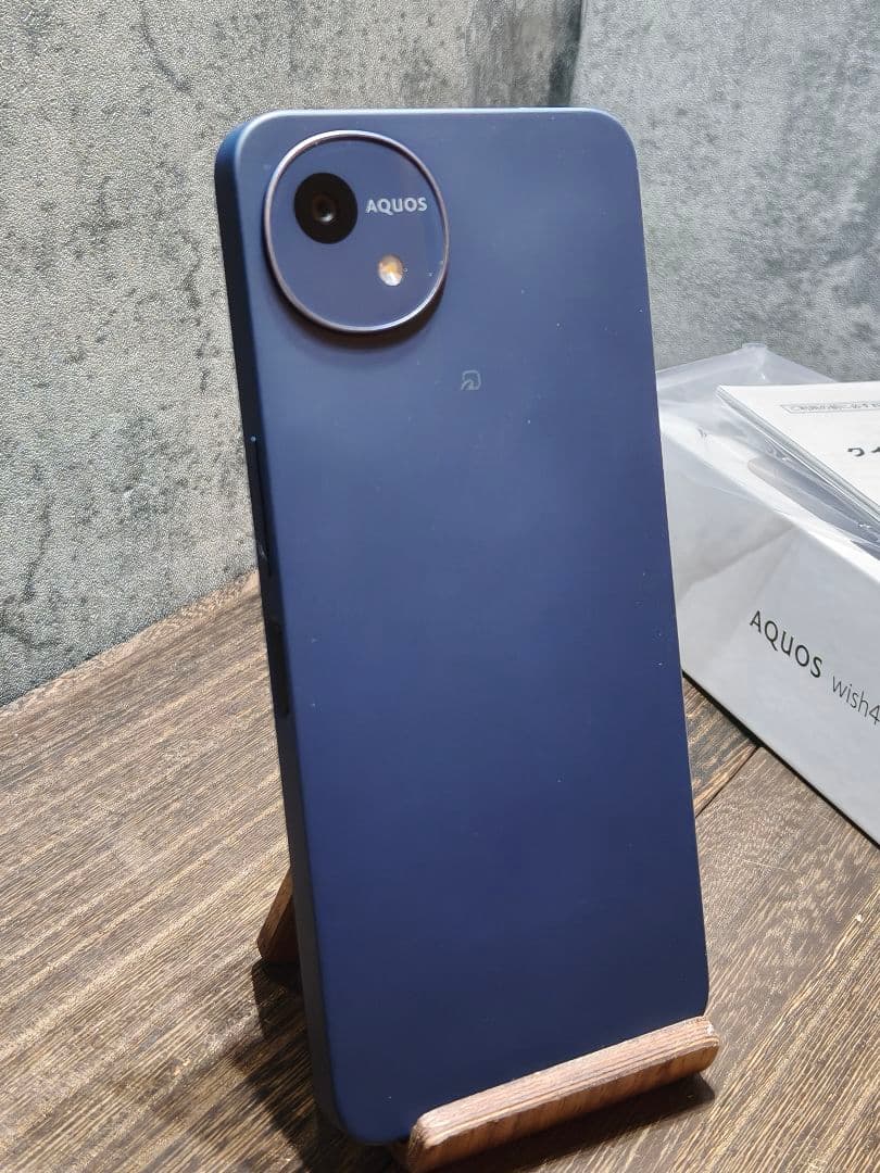 新品同様品 AQUOS wish4 A403SH SIMフリー スマホ