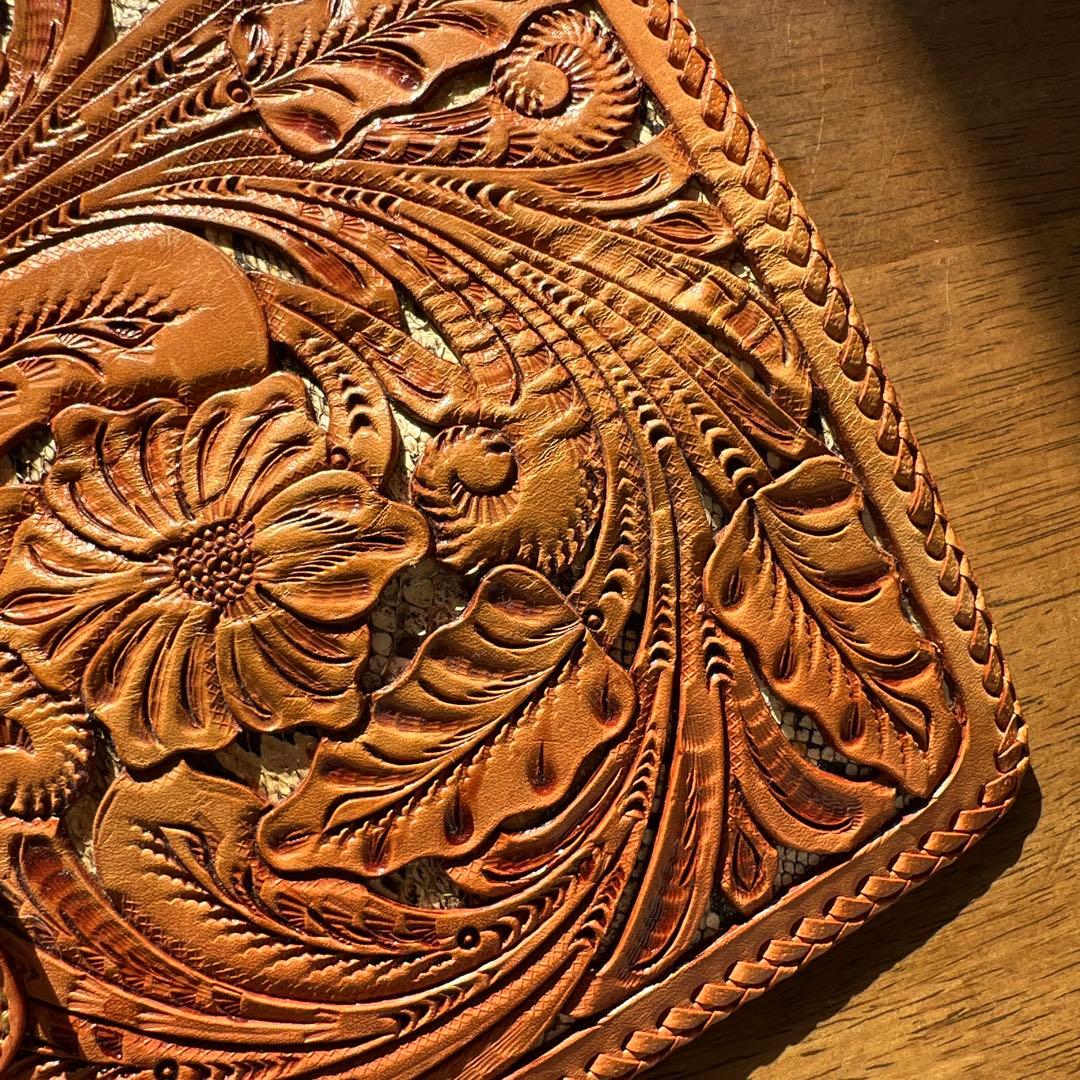 手彫りレザー 長財布 付き