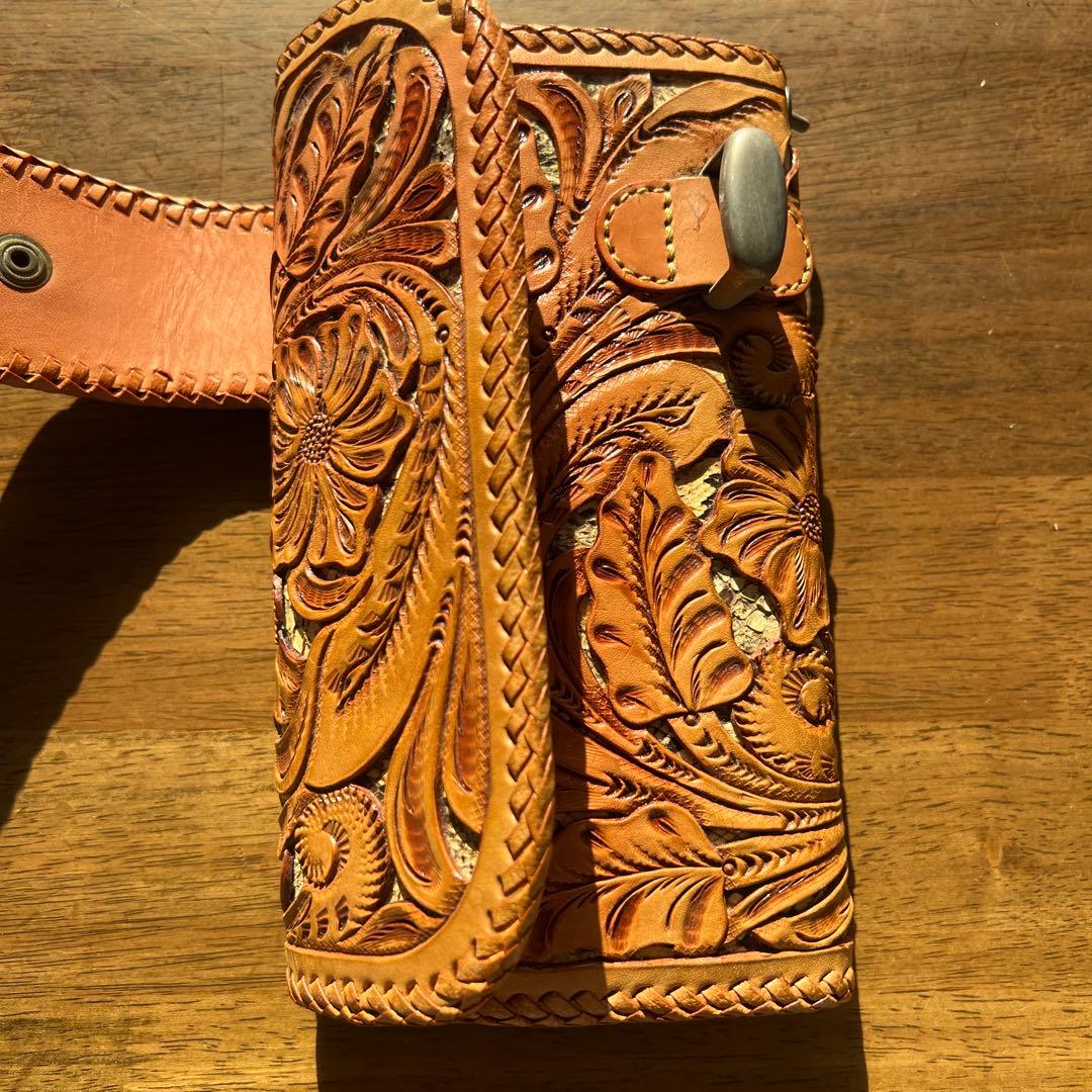 手彫りレザー 長財布 付き