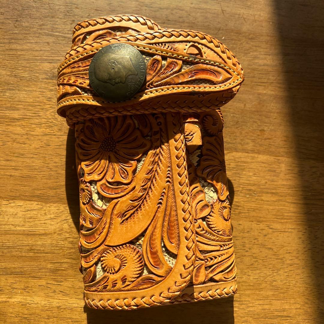 手彫りレザー 長財布 付き