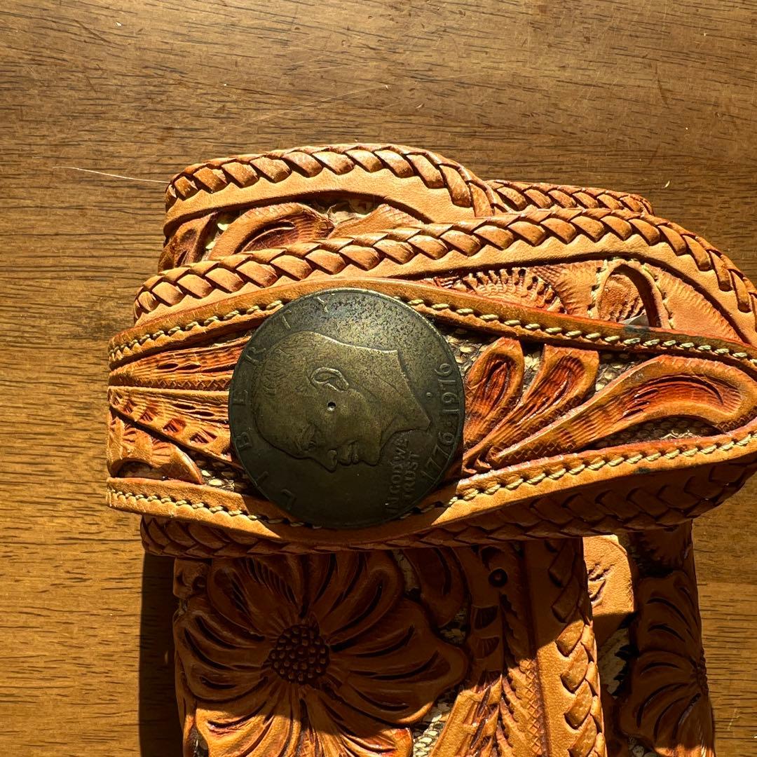 手彫りレザー 長財布 付き