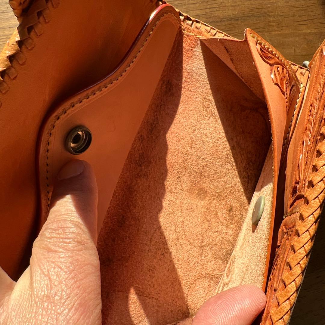 手彫りレザー 長財布 付き