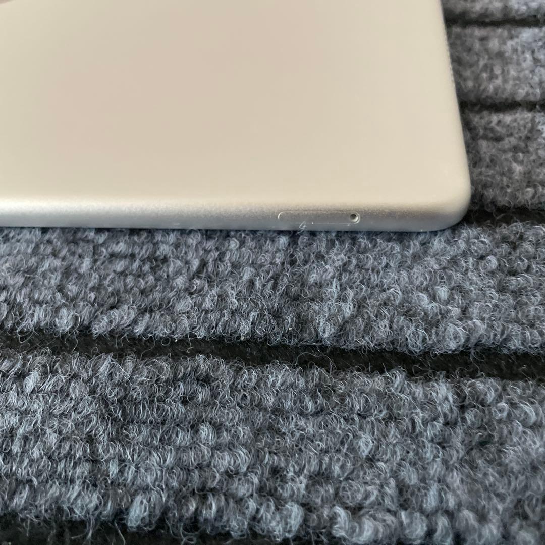 41 iPad Air3 64GB SIMフリーモデル シルバー