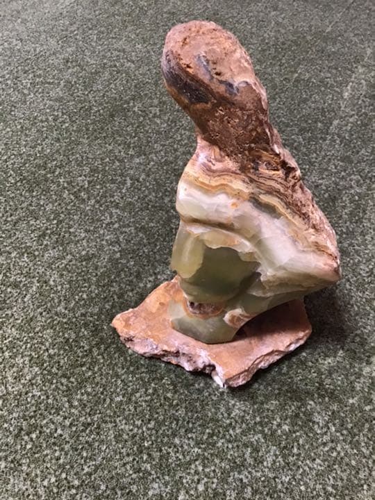 天然オニックス原石の置き物