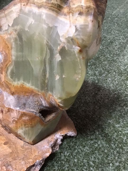 天然オニックス原石の置き物