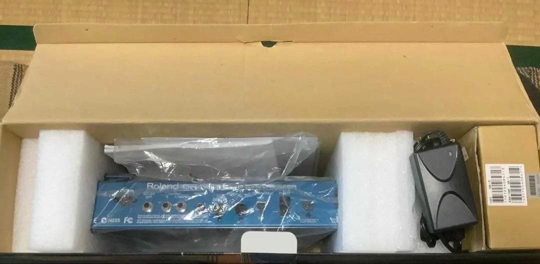 弦*ん様 ローランドギターシンセサイザー青＋GK3ピックアップ未使用