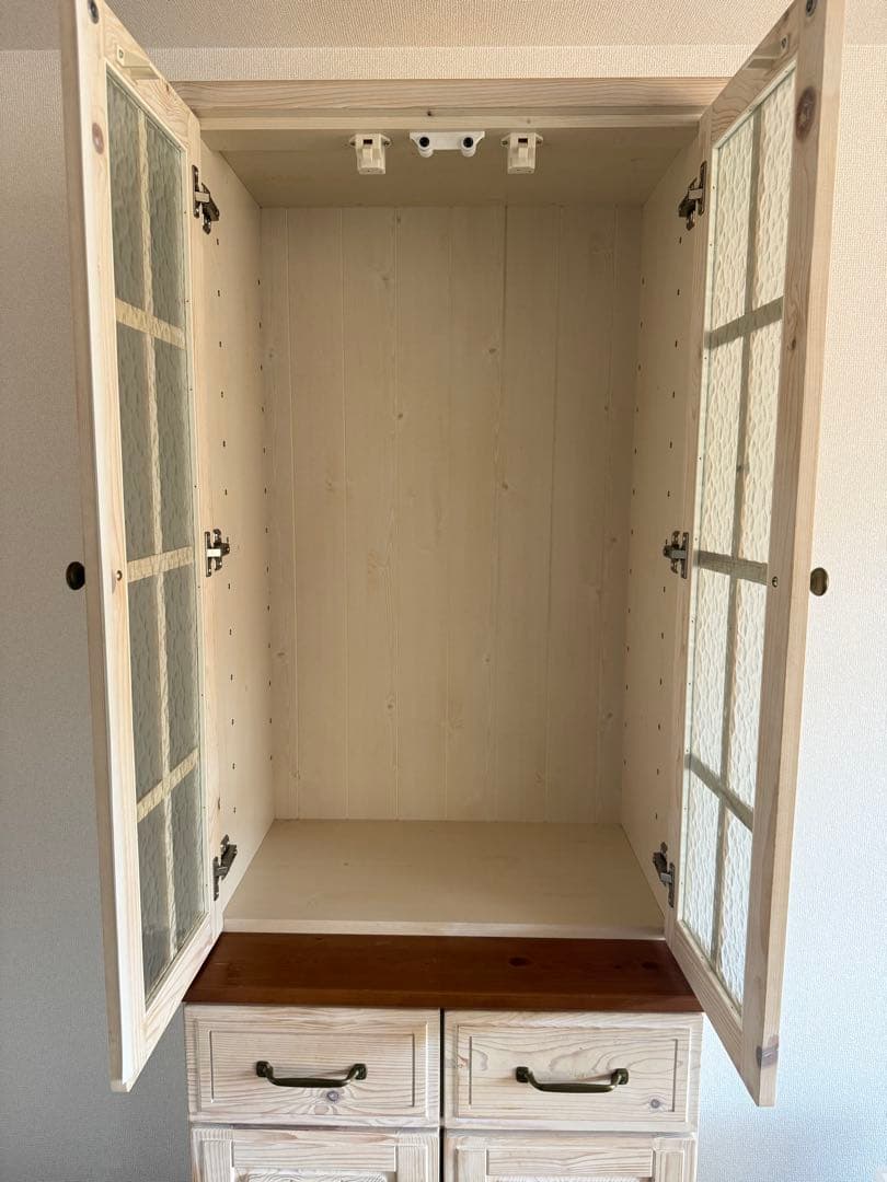 ⭐︎ニトリ おしゃれな食器棚 幅60cm 引取り限定／上下分割／シミ2か所あり