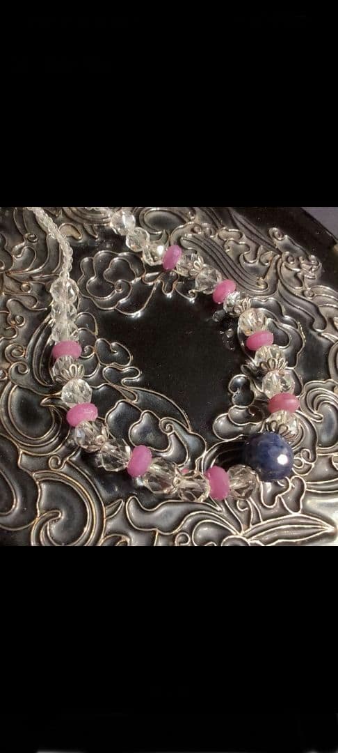 ✨週明けセール✨　繊細なカット天然石のネックレス　サファイア、ルビー、水晶