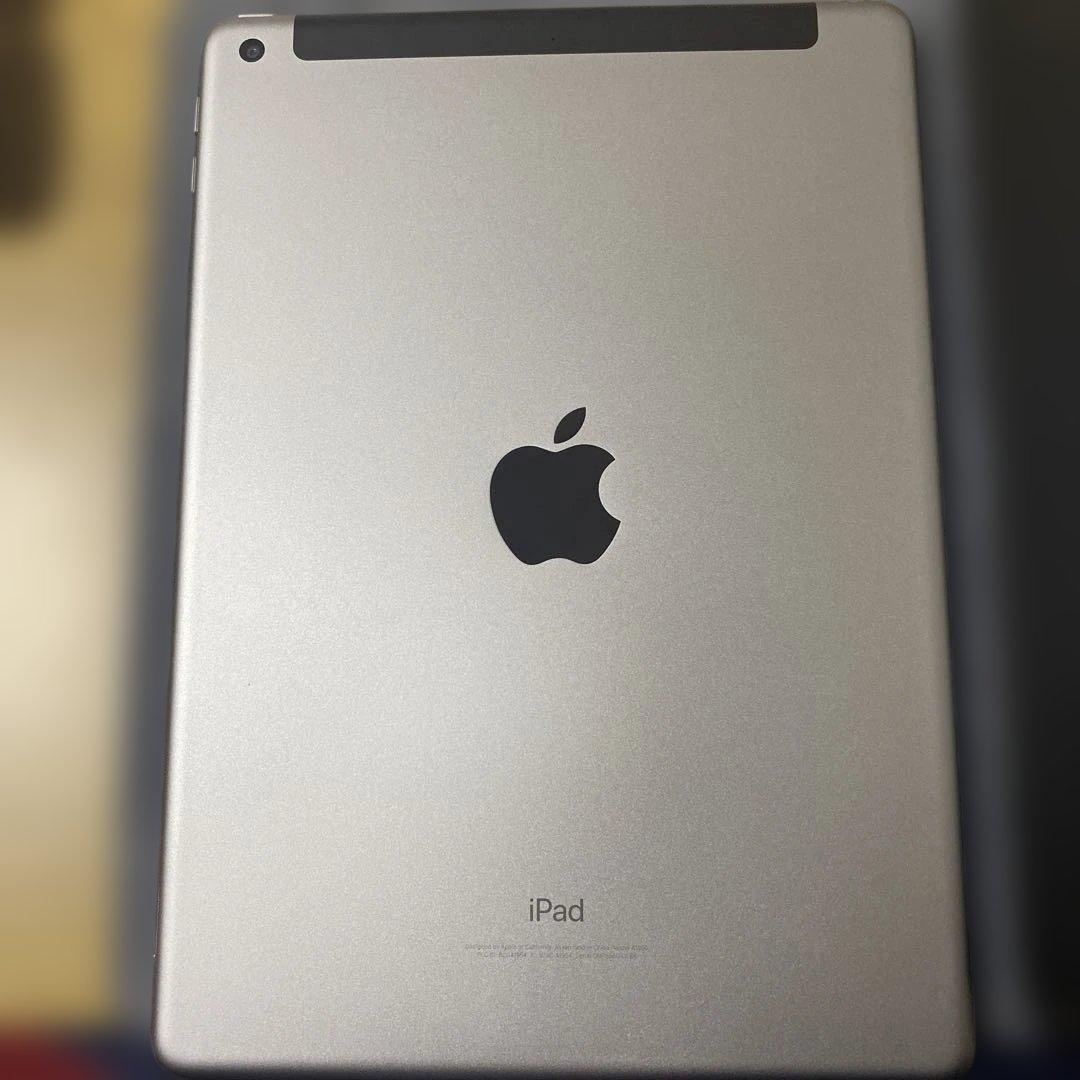 f*3様 Apple iPad 第6世代 シルバー　32GB