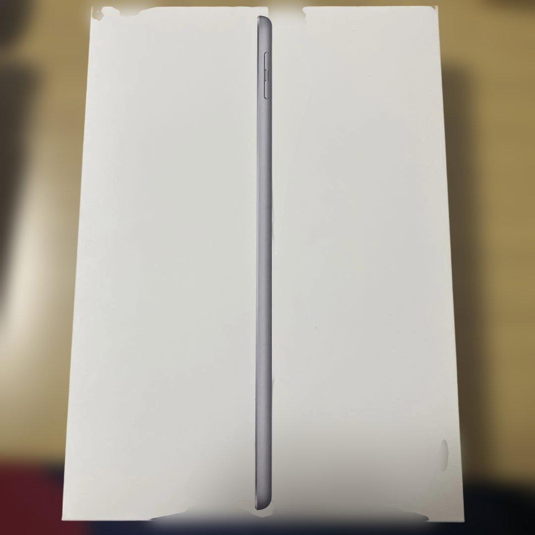 f*3様 Apple iPad 第6世代 シルバー　32GB