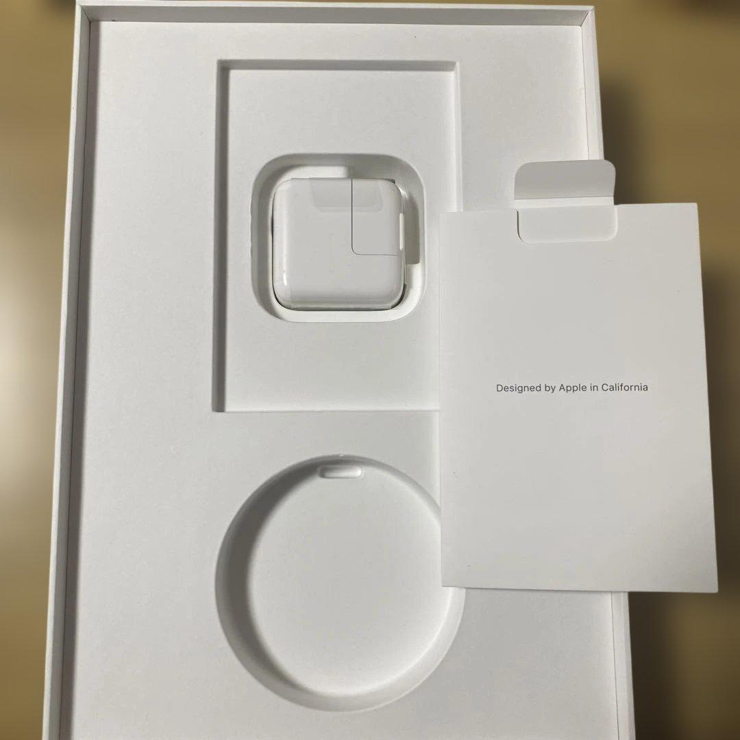 f*3様 Apple iPad 第6世代 シルバー　32GB