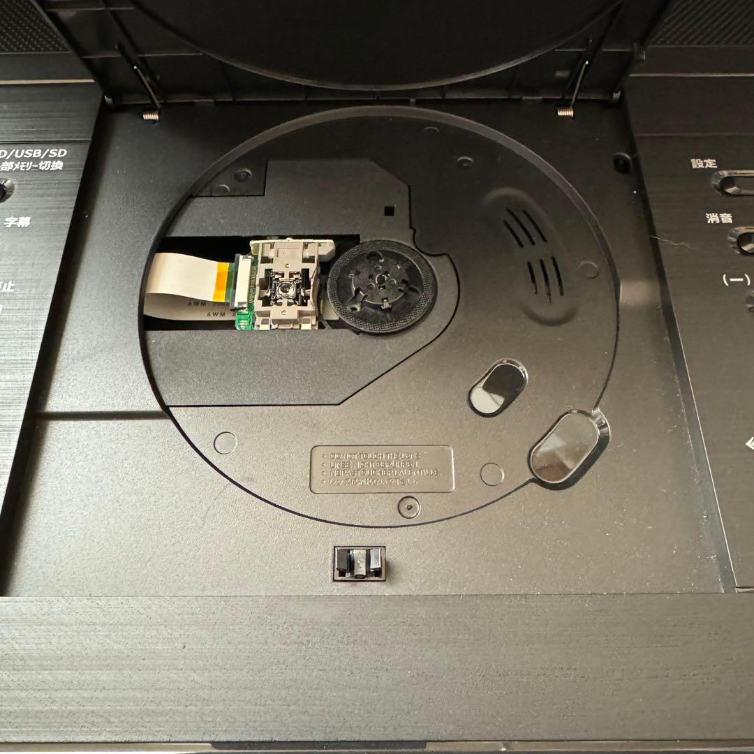 VERSOS 15.4インチ液晶ポータブルDVD VS-S154M