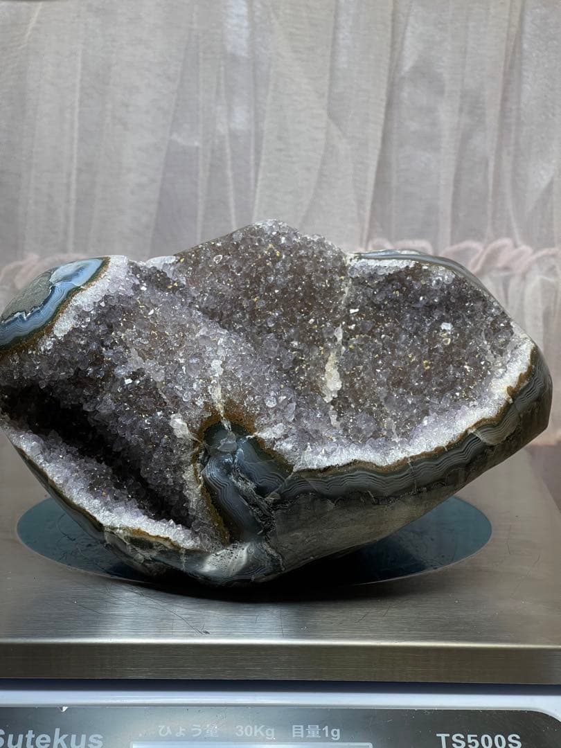 セール^_^ 天然石　原石　レッド系　アメジストクラスター 重さ2700g