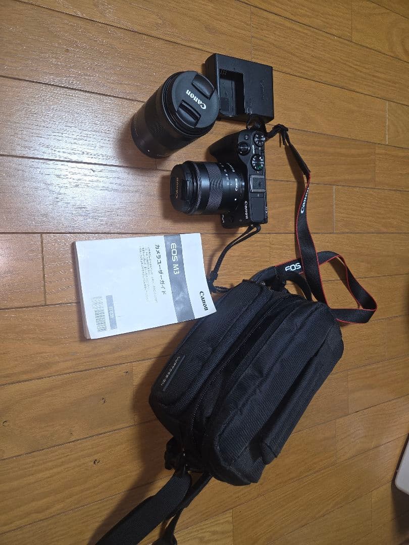 Canon　EOS M3 デジタル一眼レフカメラ ダブルレンズ