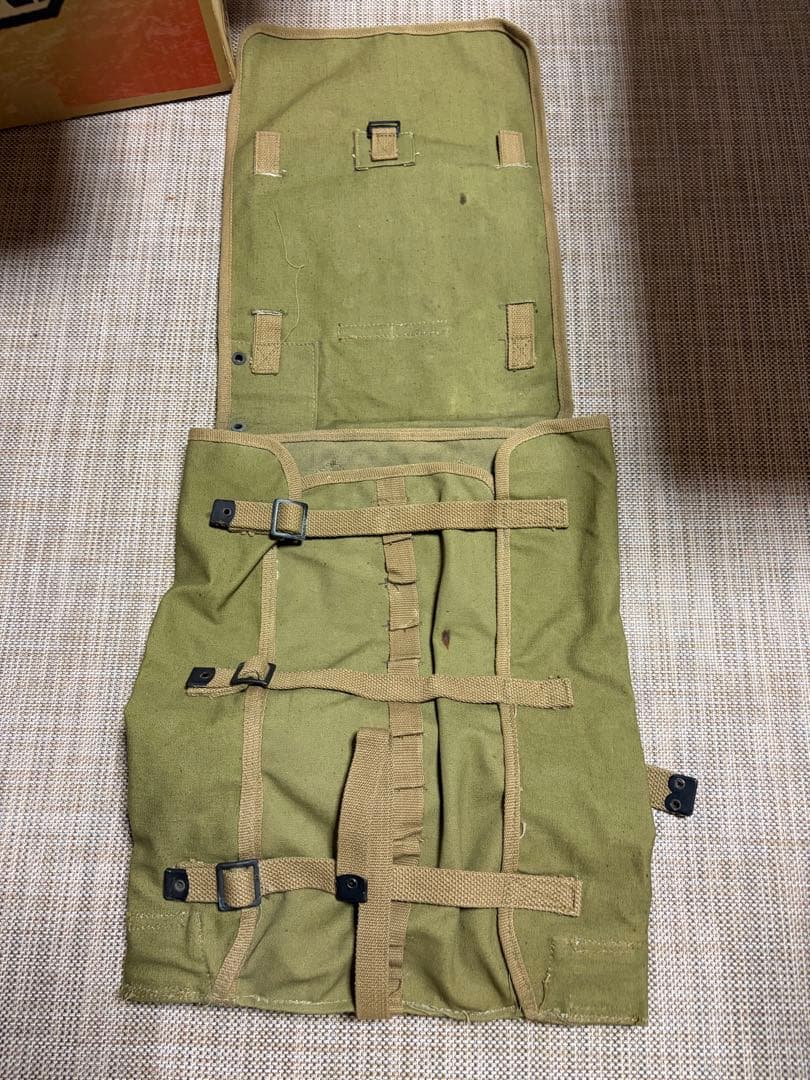 U.S.ロゴ付きオリーブドラブバックパック