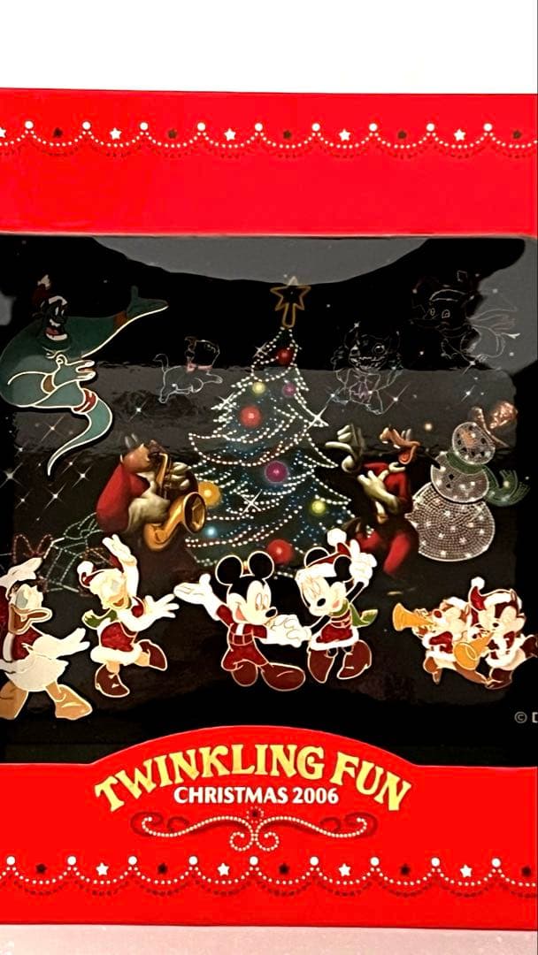 【新品未開封】LE500 ディズニーストア 2006 クリスマス ピンズセット