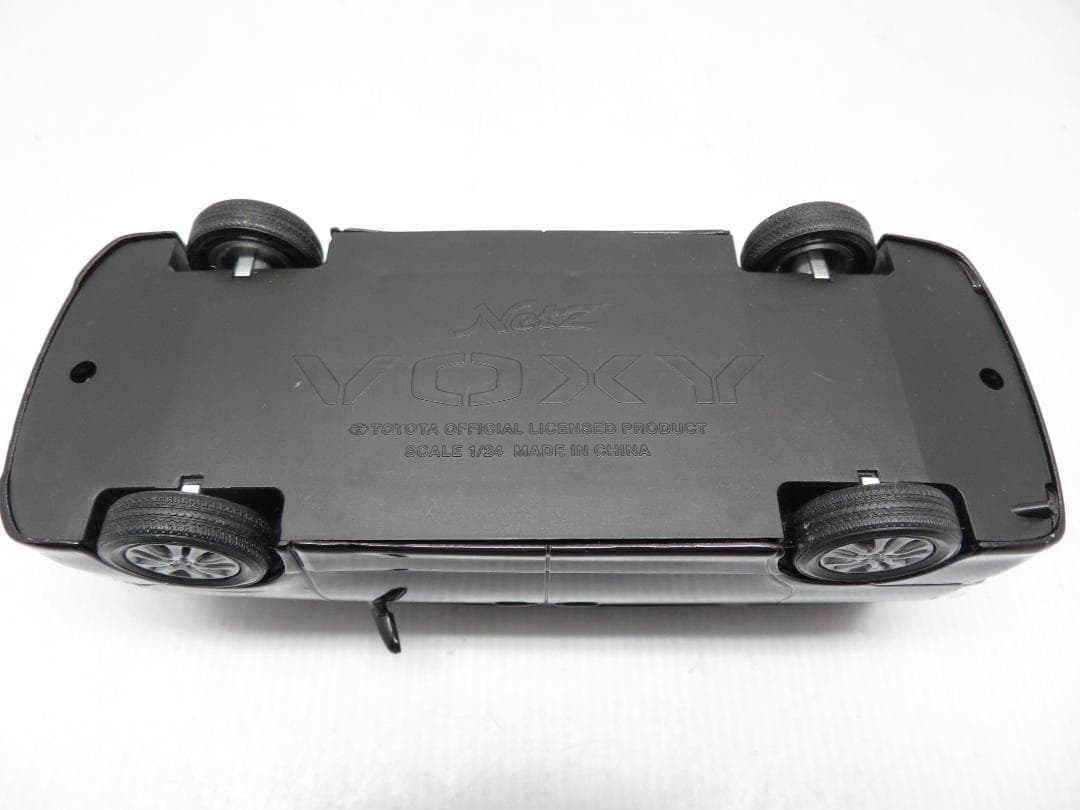 トヨタ ヴォクシー カラーサンプル ミニカー ボルドーマイカメタリック 非売品