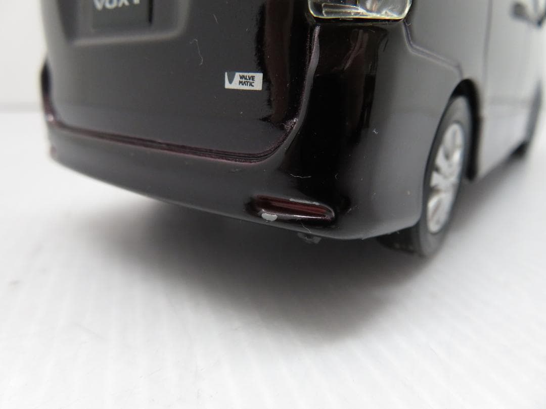 トヨタ ヴォクシー カラーサンプル ミニカー ボルドーマイカメタリック 非売品