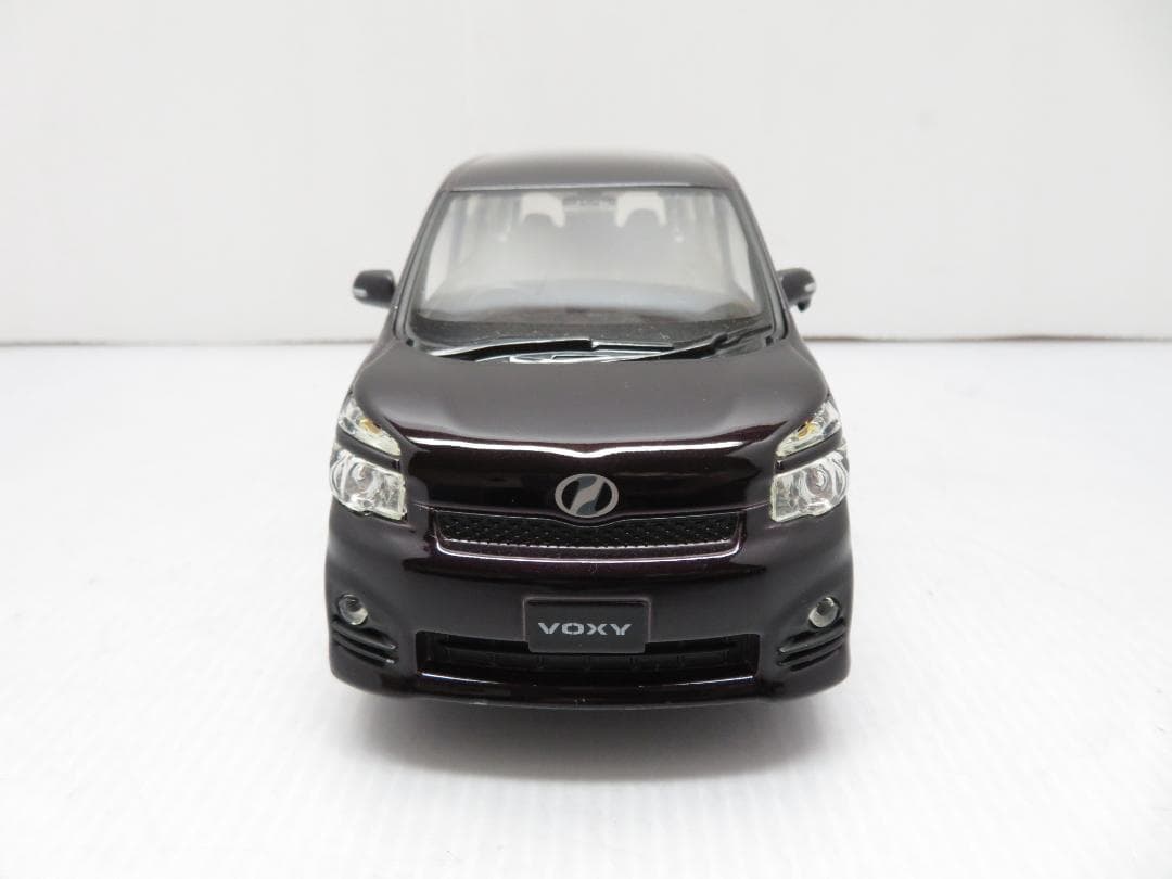 トヨタ ヴォクシー カラーサンプル ミニカー ボルドーマイカメタリック 非売品