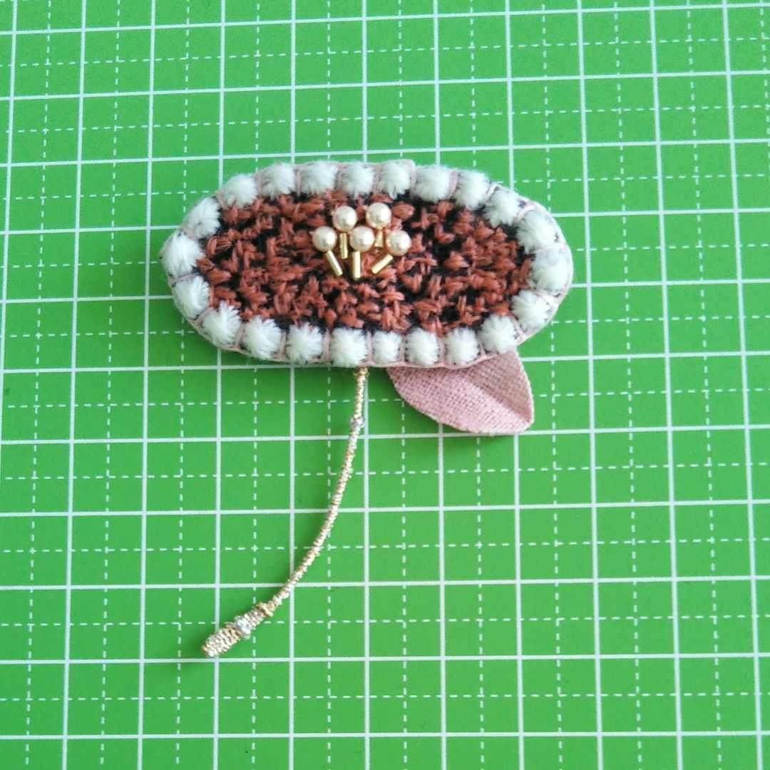 商談中 11 ハンドメイド ブローチアクセサリー ミナペルホネン生地使用