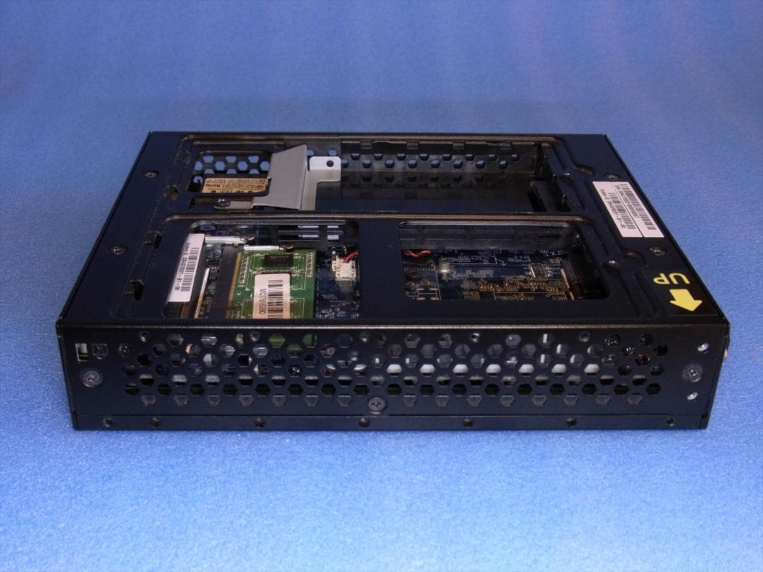 Shuttle DS437 1037U FANレス デュアルLAN ベアボーン