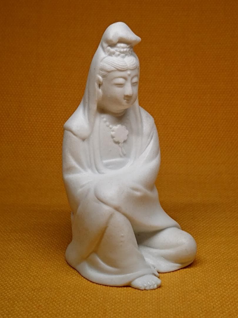 仏教美術　観音　仏像　磁器　置物　インテリア　工芸品　美術品　A1329