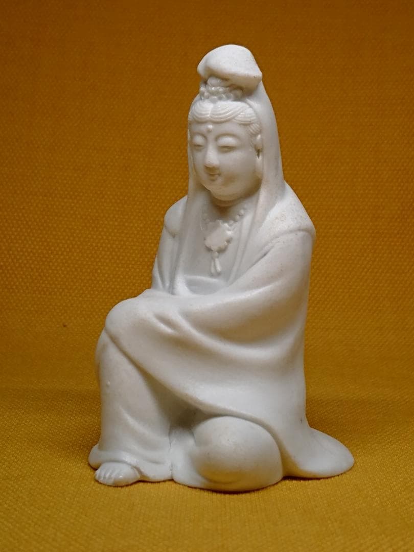 仏教美術　観音　仏像　磁器　置物　インテリア　工芸品　美術品　A1329