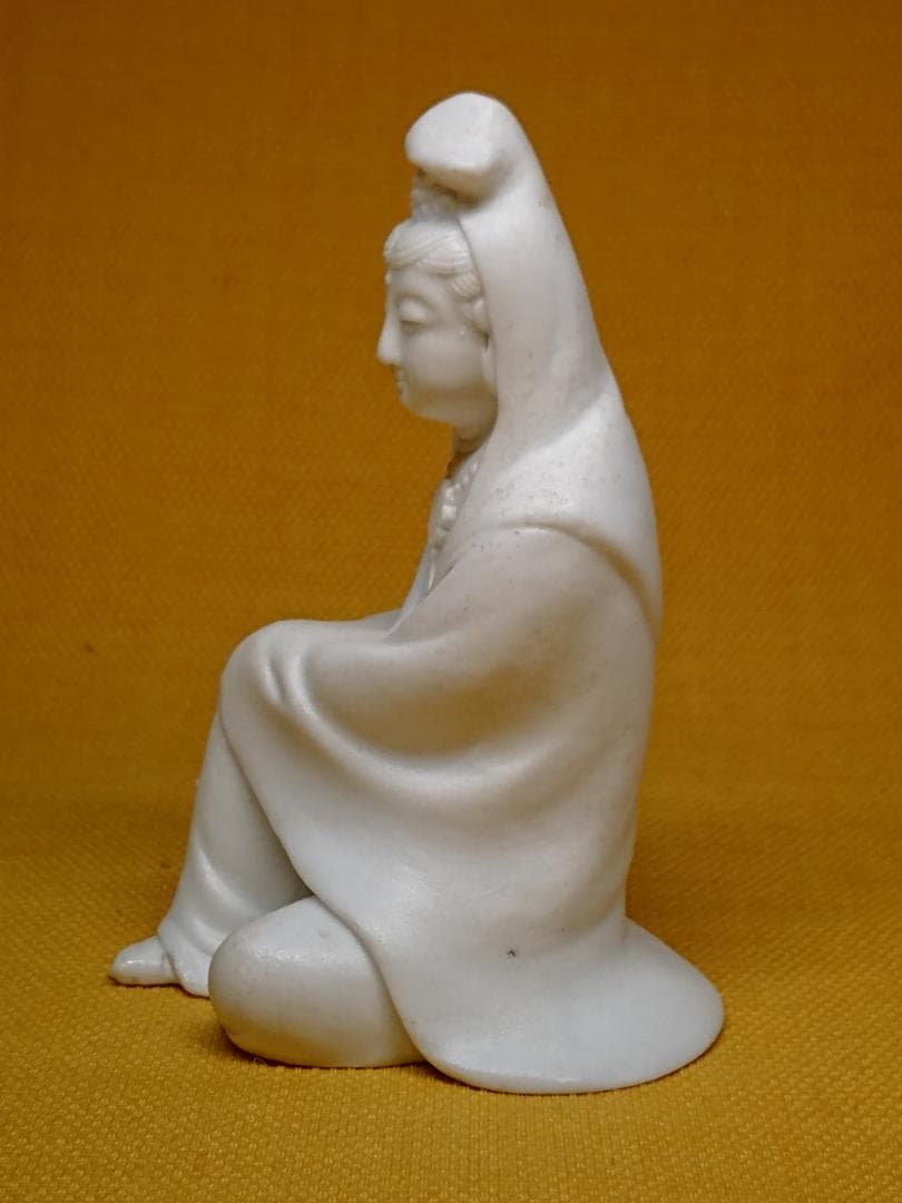 仏教美術　観音　仏像　磁器　置物　インテリア　工芸品　美術品　A1329