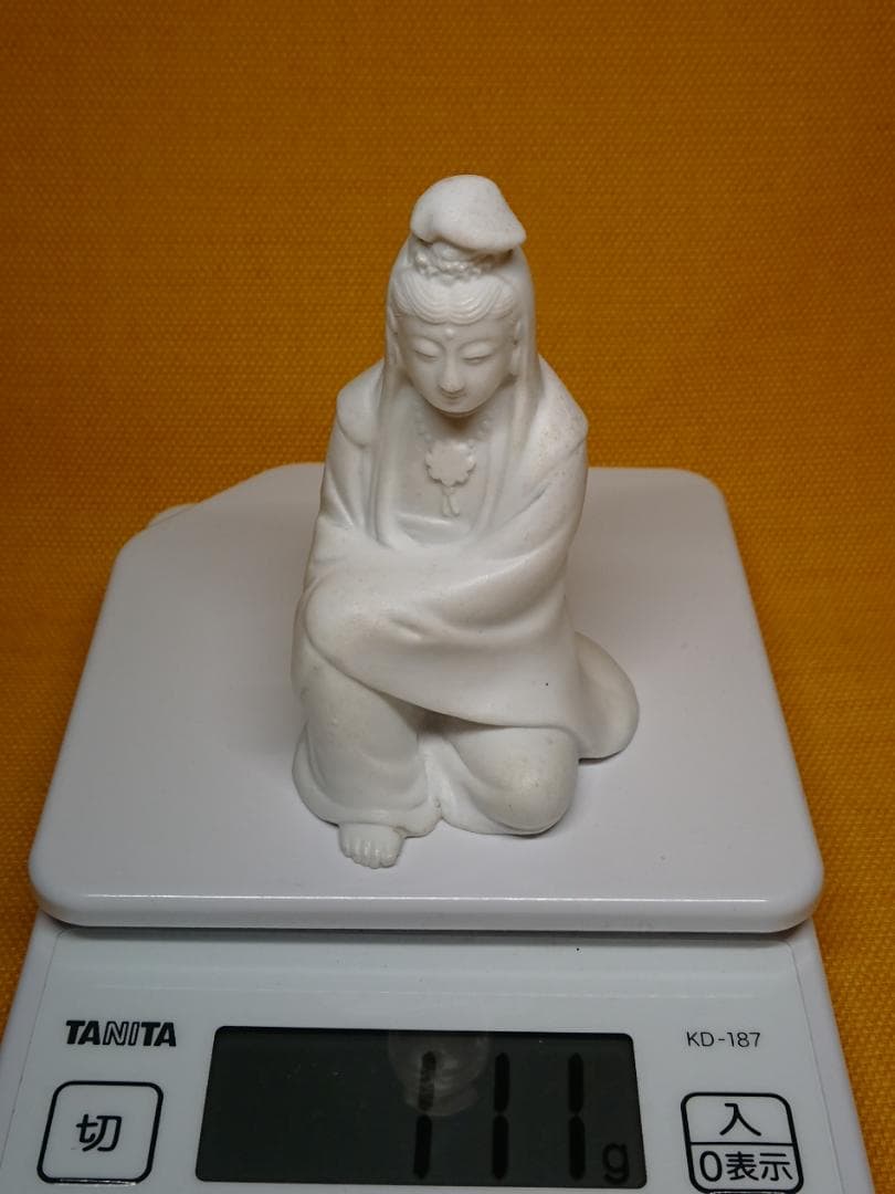 仏教美術　観音　仏像　磁器　置物　インテリア　工芸品　美術品　A1329