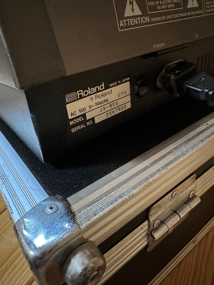 Roland JD-800 シンセサイザー 61鍵　ハードケース付き