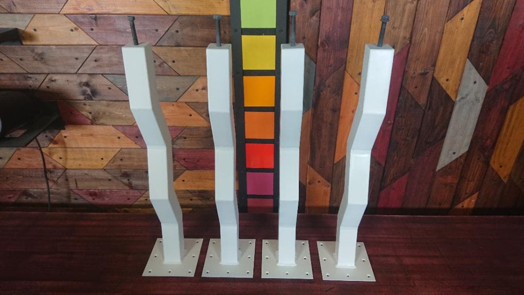 マットホワイトでアイアンな極太鉄脚♪ 50×100×650mm 波型 4脚ver