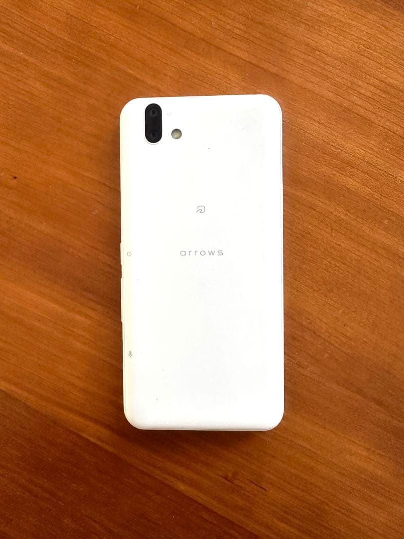 SoftBank arrows U 801FJ スマホ本体　ホワイト