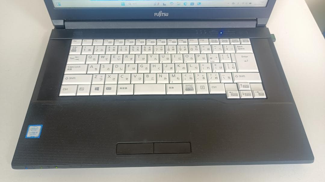 美品ノートパソコンFUJITSU第八世代Corei5 SSD256Gメモリ16G