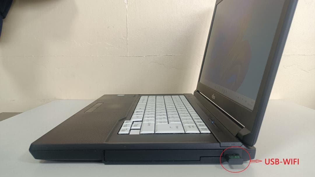 美品ノートパソコンFUJITSU第八世代Corei5 SSD256Gメモリ16G