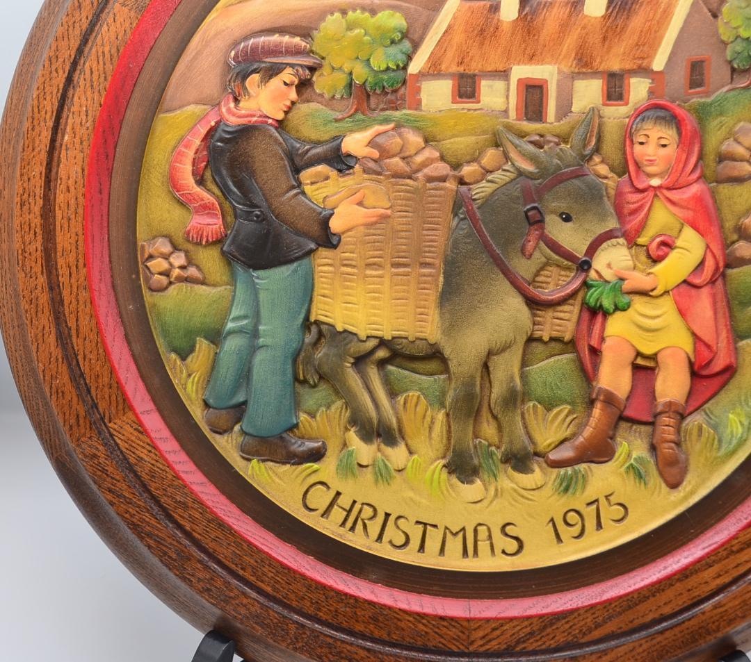 クリスマスプレート　2個セット　アンリ　ANRI　木彫り　壁掛け　ご成約済み