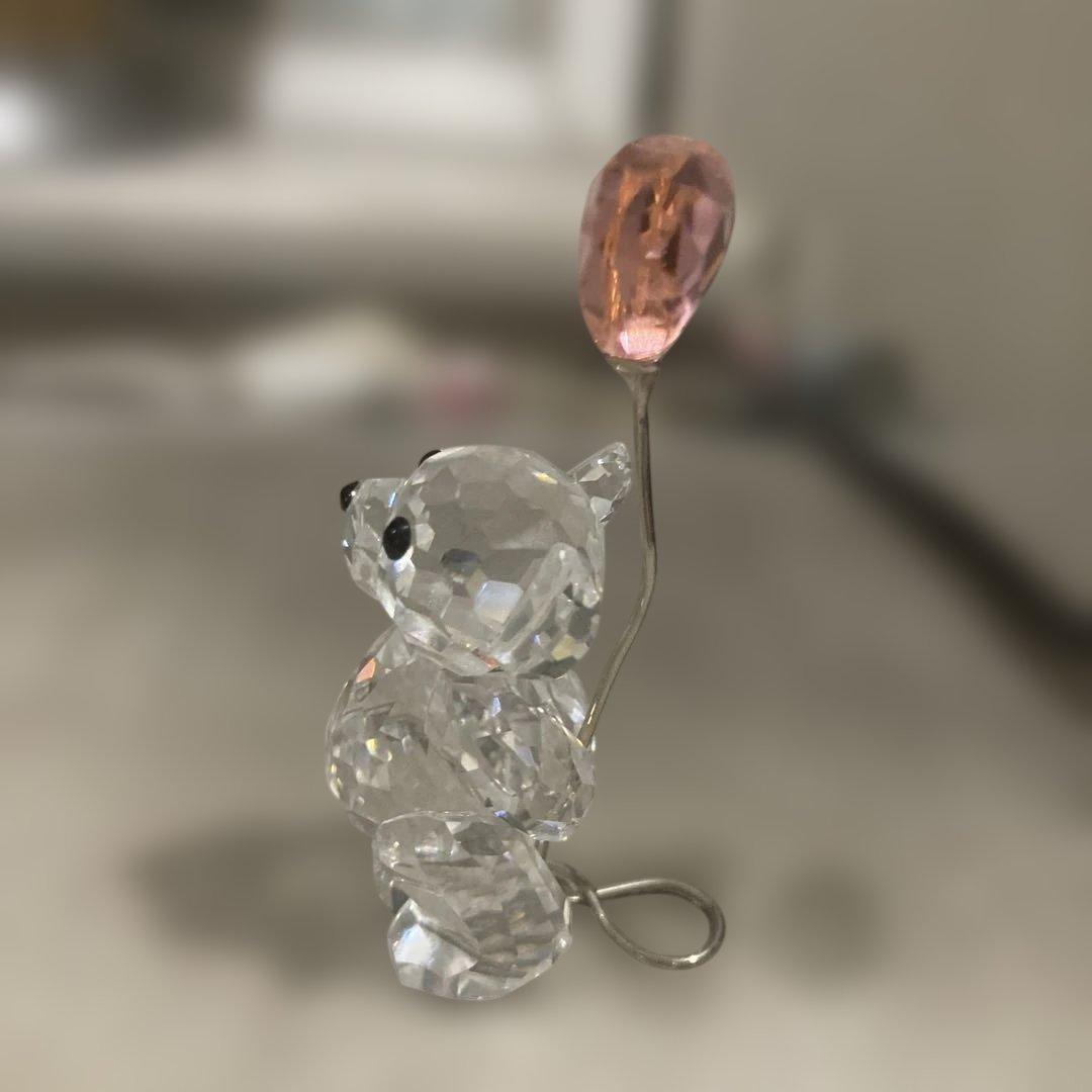スワロフスキーのクリスタル ベアーの置物 ピンクハート付き
