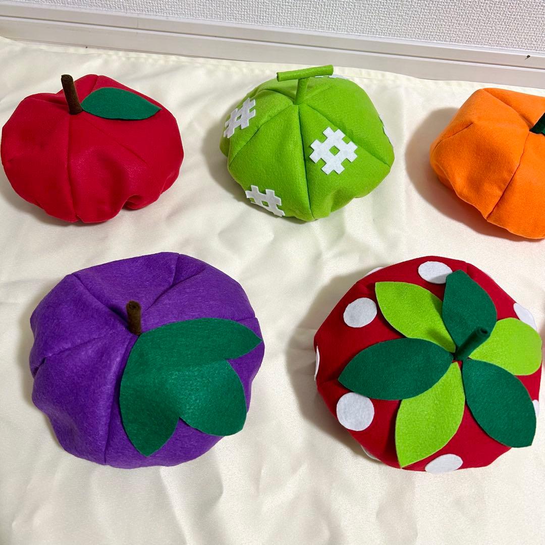 フェルトの帽子　くだもの　野菜