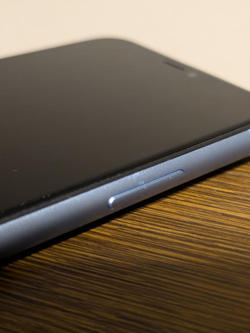 Apple iPhone XR ブルー　64GB