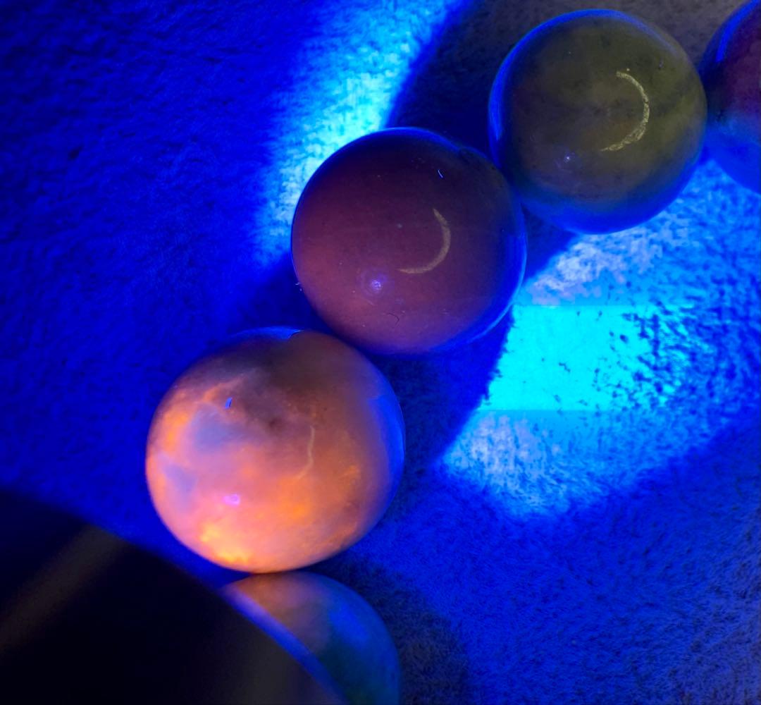 蛍光反応が美しい【ハックマナイト】　15mm 変化を楽しむ石