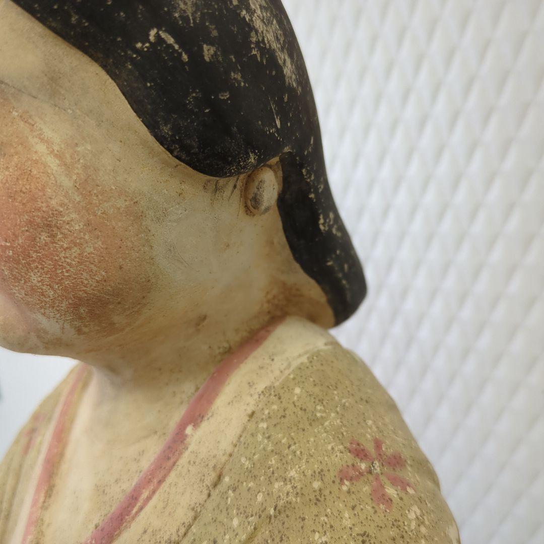 加彩婦女俑　中国　陶器製 女性像 鳥付き ディスプレイ　オブジェ