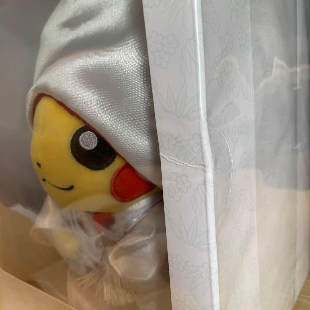 和婚ピカチュウぬいぐるみ メスのすがた