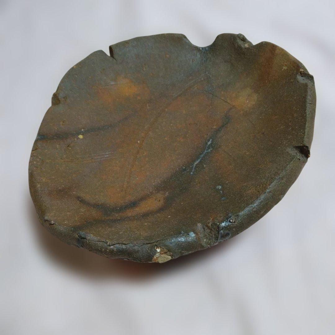 備前焼 山下譲治作　備前葉皿