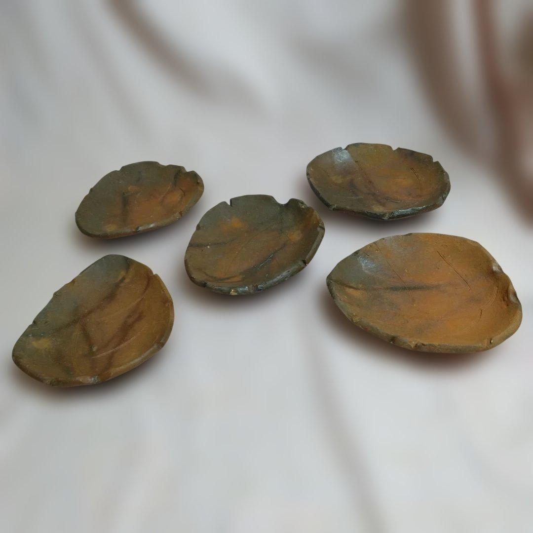 備前焼 山下譲治作　備前葉皿